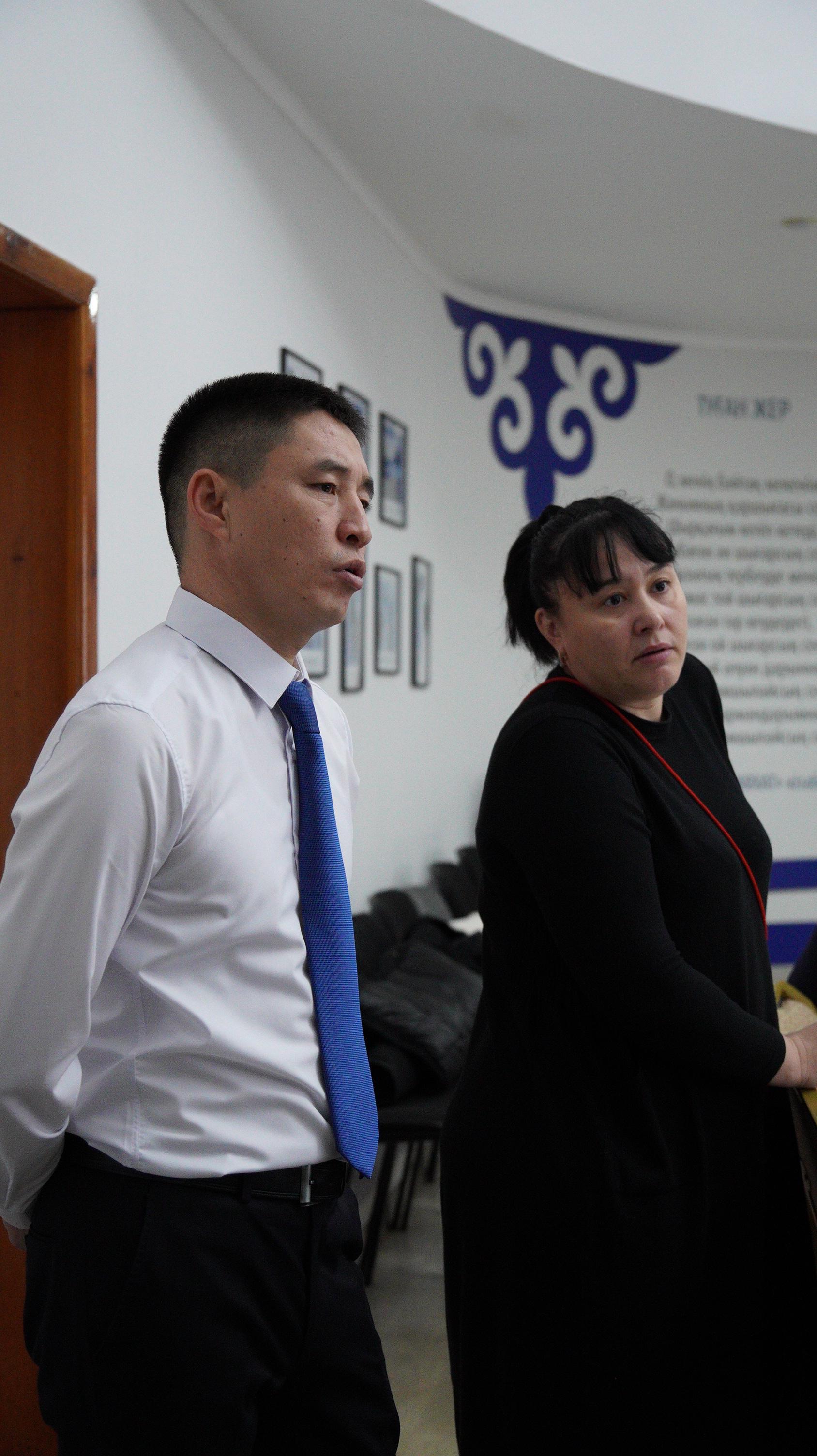 Оқытушы-профессорларымен сұхтат